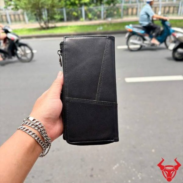 Ví Nữ Dáng Dài Da Bò VICT02 Thiết Kế Hiện Đại Ví da bò cầm tay nữ VICT02 màu đen sang trọng, thiết kế dáng dài.
