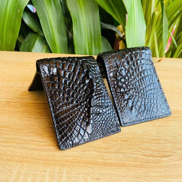 Ví Mini Da Cá Sấu Vảy Rồng VFAA5 Chính Hãng Ví mini da cá sấu vảy rồng VFAA5 với kiểu dáng nhỏ gọn và chất liệu da thật.
