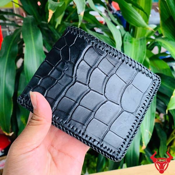 Ví đan viền da bụng cá sấu Thái Lan 2 mặt VEA8 màu đen với thiết kế cao cấp và chất liệu da thật.