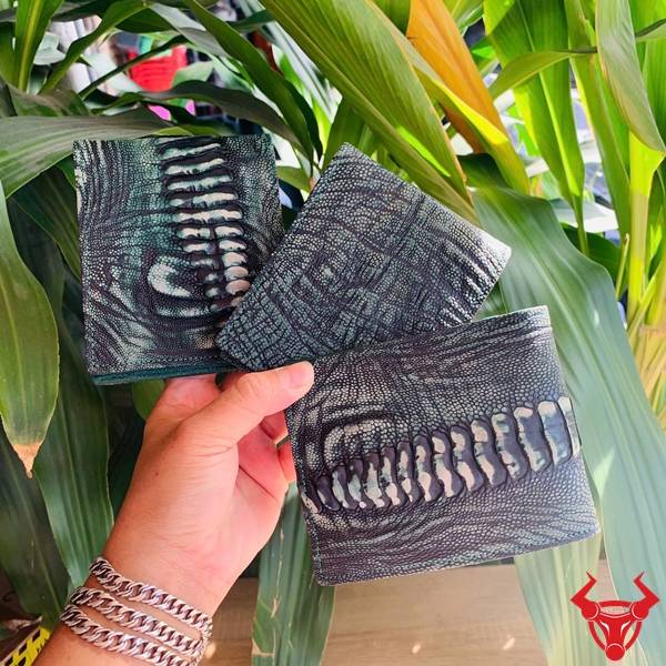 Ví Nam Da Chân Đà Điểu Wax Màu Xanh Lá VCD4 Thời Trang Cao Cấp Ví nam da chân đà điểu wax VCD4 màu xanh lá với chất liệu da thật và vẻ đẹp nổi bật.