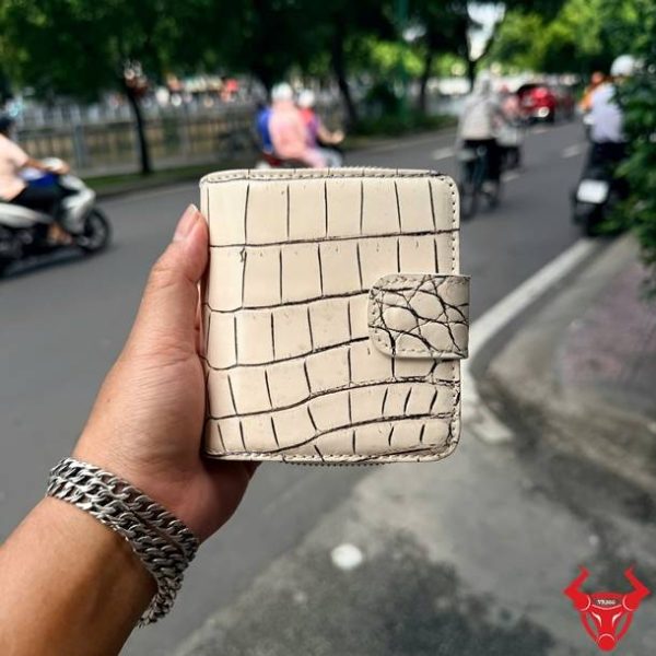 Ví Nữ Dáng Ngắn Da Bụng Cá Sấu Thái Lan Trắng Đen Ví da bụng cá sấu nữ VRBA8 màu trắng đen dáng ngắn thời thượng