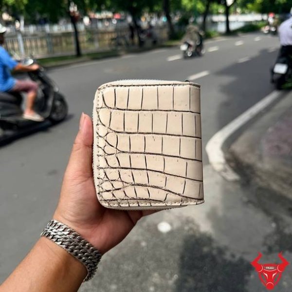 Ví Da Bụng Cá Sấu Nữ VRBA8 Trắng Đen Sang Trọng Ví nữ VRBA8 da bụng cá sấu Thái Lan màu trắng đen thanh lịch