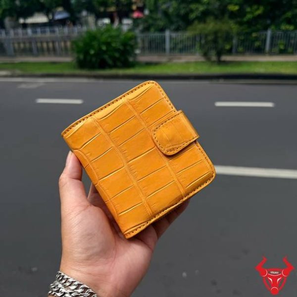 Ví Nữ Da Bụng Cá Sấu Vàng VRBA8 Phong Cách Đẳng Cấp Ví nữ da cá sấu dáng ngắn da bụng màu vàng VRBA8 sang trọng