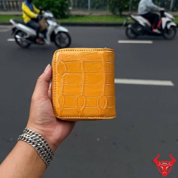 Ví Nữ VRBA8 Da Cá Sấu Bụng Màu Vàng Sang Trọng Ví nữ VRBA8 dáng ngắn da bụng cá sấu vàng phong cách cao cấp