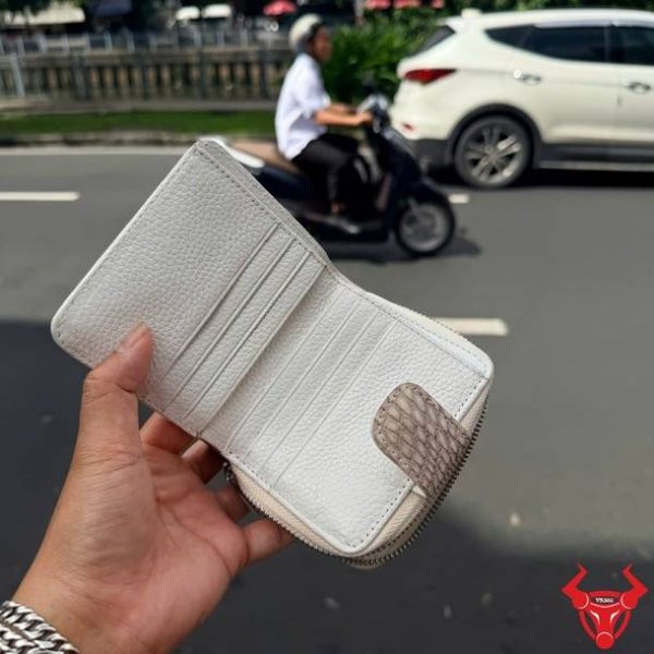 Ví Nữ Dáng Ngắn Da Bụng Cá Sấu Bạch Tạng Sang Trọng Ví nữ da cá sấu bạch tạng dáng ngắn VRBA8 sang trọng