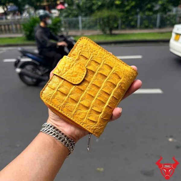Ví Da Cá Sấu Nữ VRBA4 Màu Vàng Sang Trọng Cá Tính Ví nữ da cá sấu gù lưng vàng VRBA4 thiết kế cao cấp nổi bật