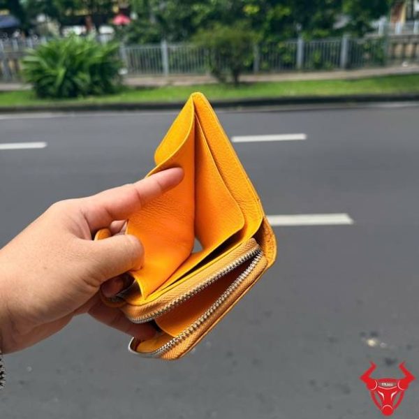 Ví Nữ Da Cá Sấu Bụng VRBA8 Màu Vàng Cá Tính Nổi Bật Ví nữ da bụng cá sấu dáng ngắn VRBA8 màu vàng đẳng cấp