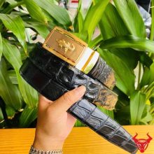 Thắt lưng liền da cá sấu màu đen bản 3.5cm khóa vàng hợp kim sang trọng.