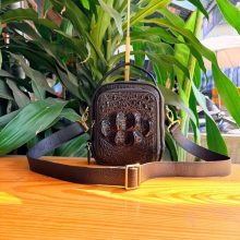 Túi xách nam da cá sấu gù độc đáo