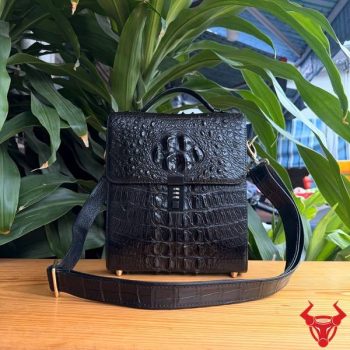Túi Xách Đeo Chéo Nam Da Cá Sấu Gù TICA4-A Màu Đen
