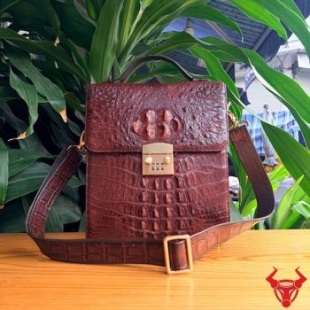 Túi Xách Đeo Chéo Nam Da Cá Sấu Gù TICA4-A Màu Nâu Đất