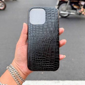 Ốp Lưng Iphone 15 Pro Max Da Cá Sấu Bụng Full Viền EXEAA8 Màu Đen