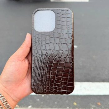 Ốp Lưng Iphone 15 Pro Max Da Cá Sấu Bụng Full Viền EXEAA8 Màu Nâu Đất