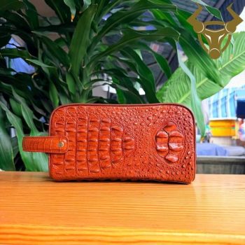 Túi Clutch Hộp Có Quai Xách Da Cá Sấu Gù CGA4 Màu Nâu Đỏ