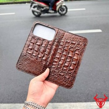 Bao Da Cá Sấu Gai Lưng Iphone 17 Pro Max ELCA1 Màu Nâu Đất