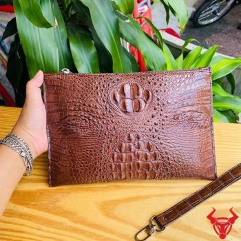 Túi Clutch Cầm Tay Da Gù Lưng Cá Sấu CBCA4 Màu Nâu Đất