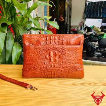 Clutch Cầm Tay Nhiều Ngăn Tiện Dụng Da Cá Sấu Gù Màu Nâu Đỏ CBDA4
