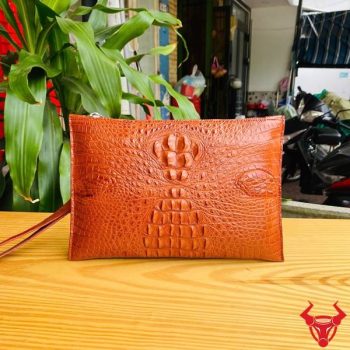 Túi Clutch Cầm Tay Da Gù Lưng Cá Sấu CBCA4 Màu Nâu Đỏ