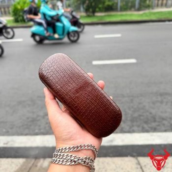 Hộp Đựng Mắt Kính Bọc Da Cá Sấu Màu Nâu – Sang Trọng – Đẳng Cấp