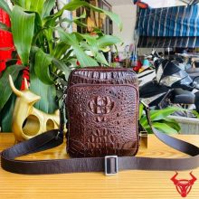 Túi đeo chéo nam da cá sấu gù TVA4 màu nâu đất lịch lãm.