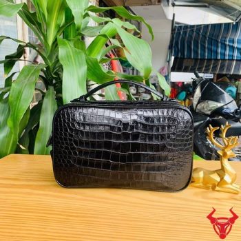 Túi Clutch Golf Xách Tay 2 Ngăn Da Bụng Cá Sấu CJA8 Màu Đen