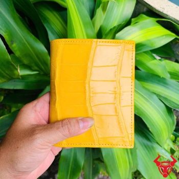 Ví Nam Form Đứng Da Bụng Cá Sấu VJA8 Màu Vàng