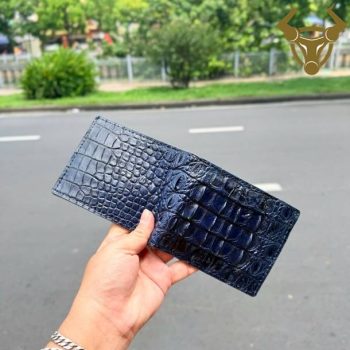 Ví Nam Ngắn Da Cá Sấu Nửa Gai VBA3 Màu Xanh Navy