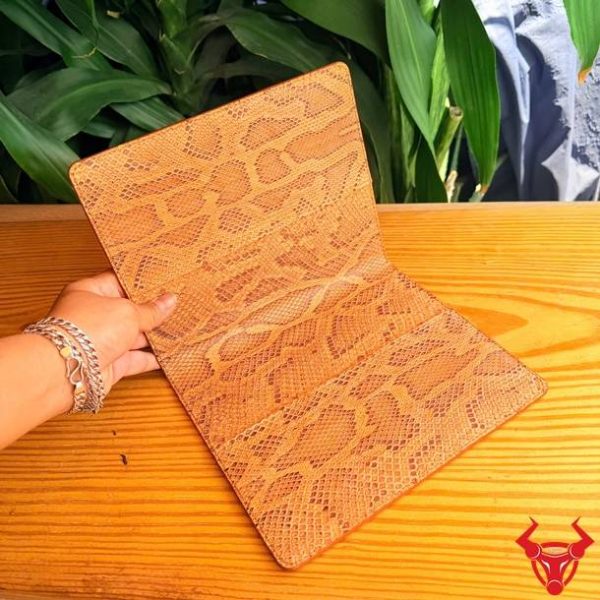 Bìa sổ tay da trăn cao cấp thiết kế sang trọng khác biệt