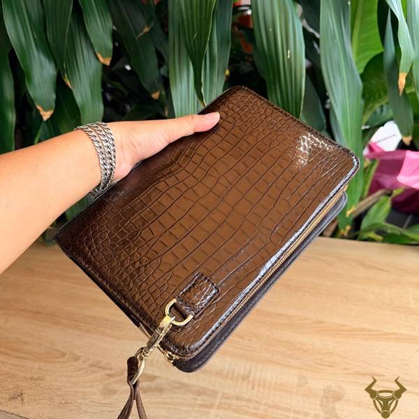 Clutch da cá sấu CKCA8 màu nâu khẳng định phong cách