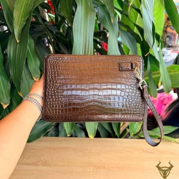 Clutch Da Bụng Cá Sấu CKDA8 Màu Nâu Sang Trọng Và Tiện Dụng