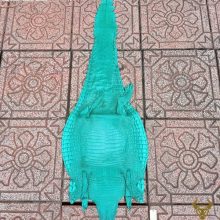 Da cá sấu thuộc size 4 lớn màu xanh ngọc dễ thiết kế