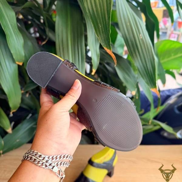 Dép Sandal Cao Gót DJEA8 Da Cá Sấu Quý Phái Dép sandal cao gót DJEA8 da cá sấu màu đen quý phái
