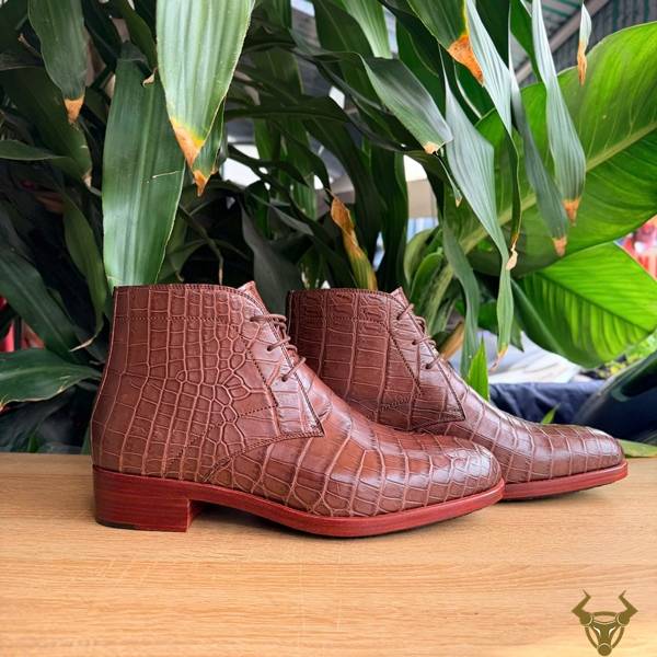 Boot Chukka nam GJBA8 da bụng cá sấu màu nâu lịch lãm