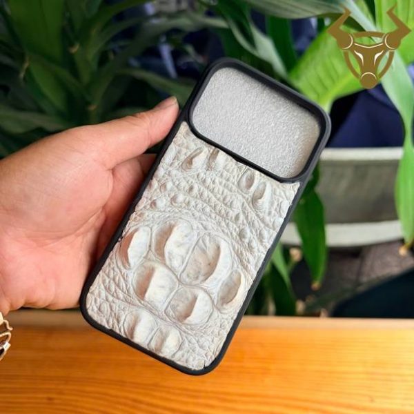 Ốp da iPhone 17 Pro cá sấu 8 gù ELDA21 màu bạch tạng