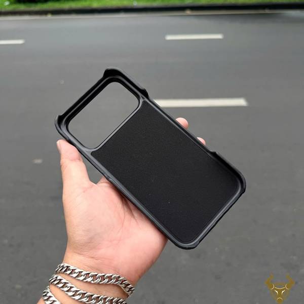 Ốp lưng iPhone 17 Pro Max da cá đuối ELAA17 khác biệt cá tính