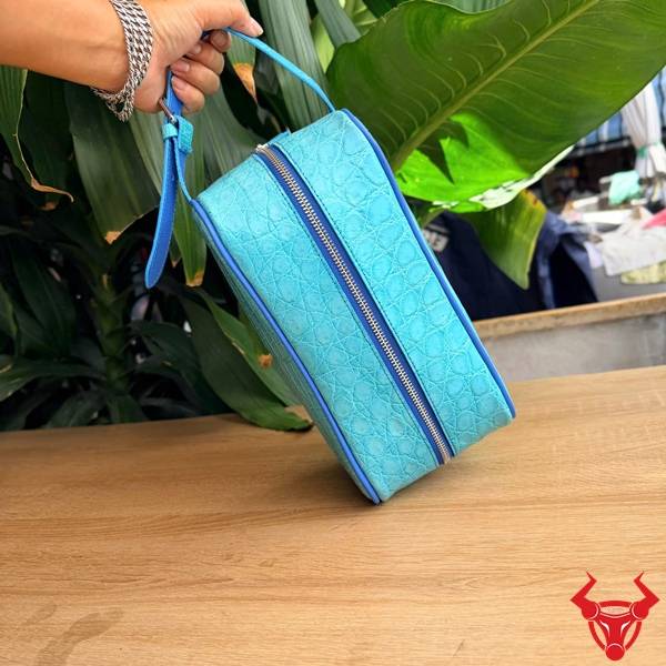 Clutch Nam Cá Sấu Thái Lan Màu Xanh Lam Đẳng Cấp Clutch nam da bụng cá sấu màu xanh lam sang trọng