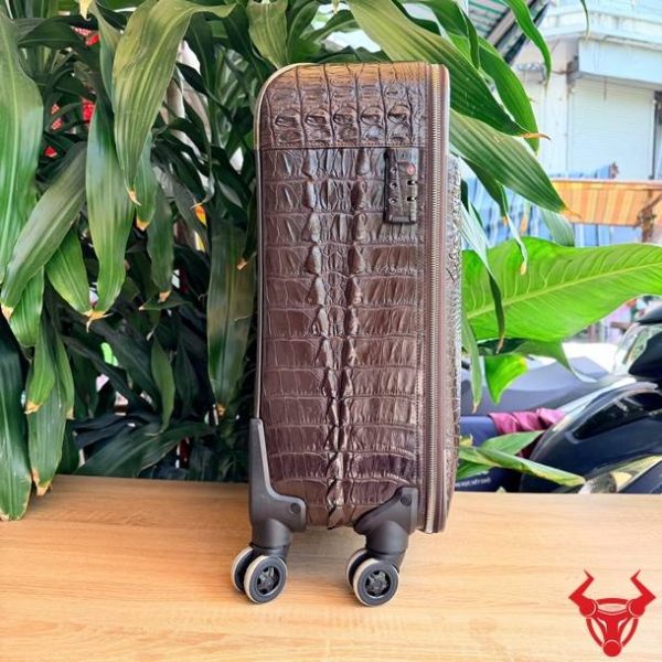 Vali Du Lịch Da Cá Sấu Gù Size 50 Phong Cách Thời Trang Vali da cá sấu gù Size 50 cao cấp nâng tầm phong cách