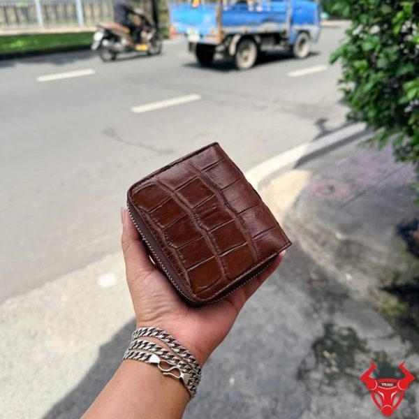 Ví cầm tay nữ VRBA8 da cá sấu vân vuông nâu đất độc đáo