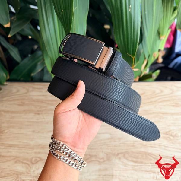 Thắt Lưng Da Bò Nam TLRN22 Đen Vân Sọc Khóa Ray Trượt Thắt lưng nam TLRN22 da bò vân sọc màu đen khóa ray trượt đa dụng