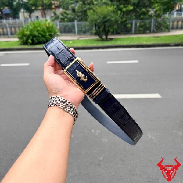 Thắt Lưng Nam TLA9B4 Da Bụng Cá Sấu Xanh Navy Sang Trọng Thắt lưng nam da cá sấu TLA9B4 màu xanh Navy bản 4cm sang trọng